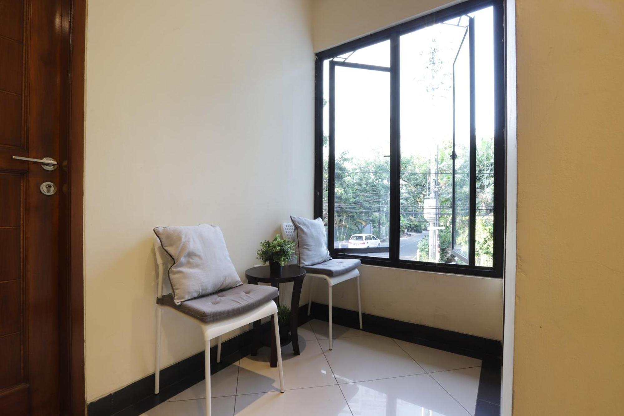 Oyo 148 Cempaka Place Homestay جاكرتا المظهر الخارجي الصورة