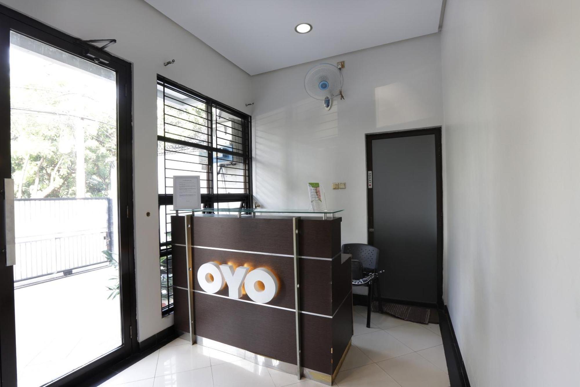 Oyo 148 Cempaka Place Homestay جاكرتا المظهر الخارجي الصورة
